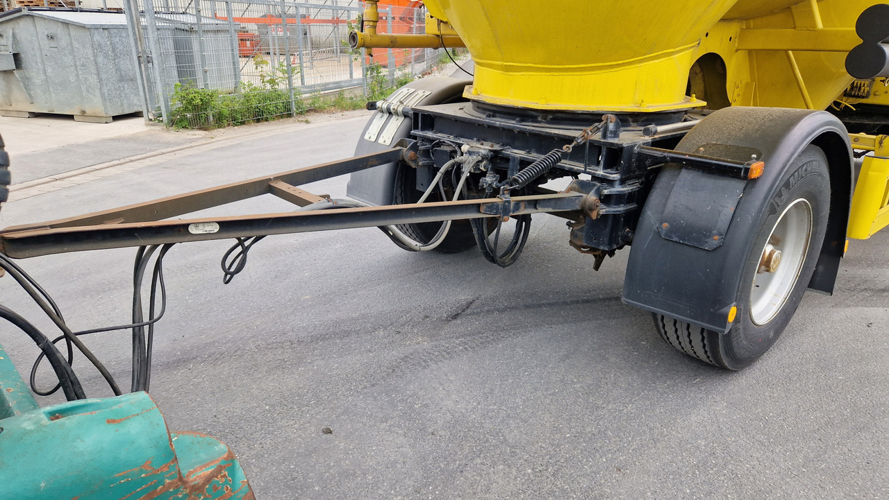 SPITZER SAPI 1832 Topzustand, einsatzbereit - Trailer tangki: gambar 3 SPITZER SAPI 1832 Topzustand, einsatzbereit - Trailer tangki: gambar 3