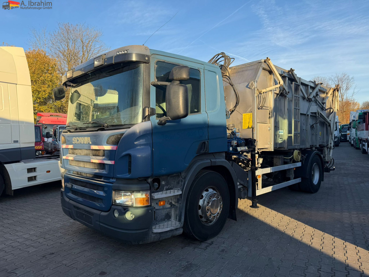 Scania B4X2 Edelstahlkipper für Tierkörperbeseitigung Kran MKG - Truk sampah: gambar 1 Scania B4X2 Edelstahlkipper für Tierkörperbeseitigung Kran MKG - Truk sampah: gambar 1