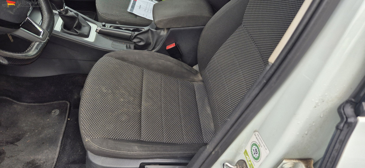 Skoda Octavia 2.0 TDI | 8-fach bereift - Mobil: gambar 4 Skoda Octavia 2.0 TDI | 8-fach bereift - Mobil: gambar 4