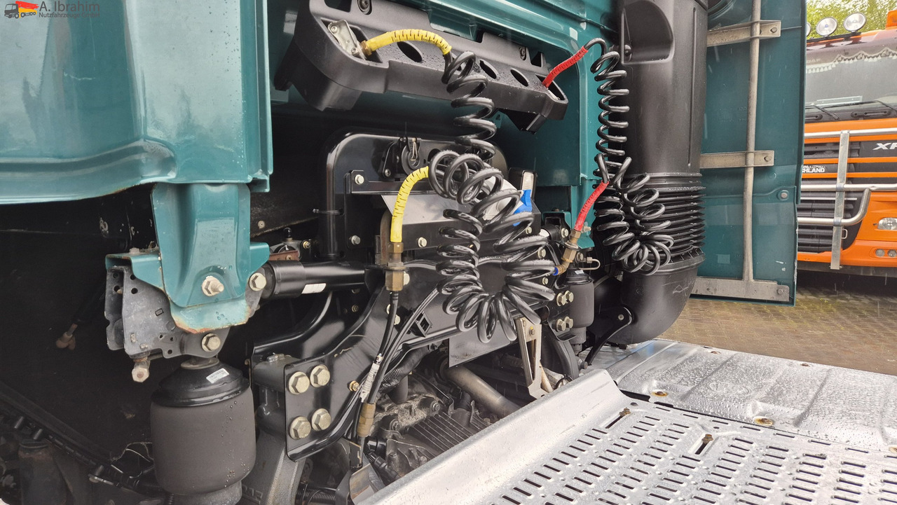 Daf XF460 FT Spoiler, Kipphydr., Retarder, Standklima deutsches Fahrzeug 1. Hand - Tractor head: gambar 4 Daf XF460 FT Spoiler, Kipphydr., Retarder, Standklima deutsches Fahrzeug 1. Hand - Tractor head: gambar 4