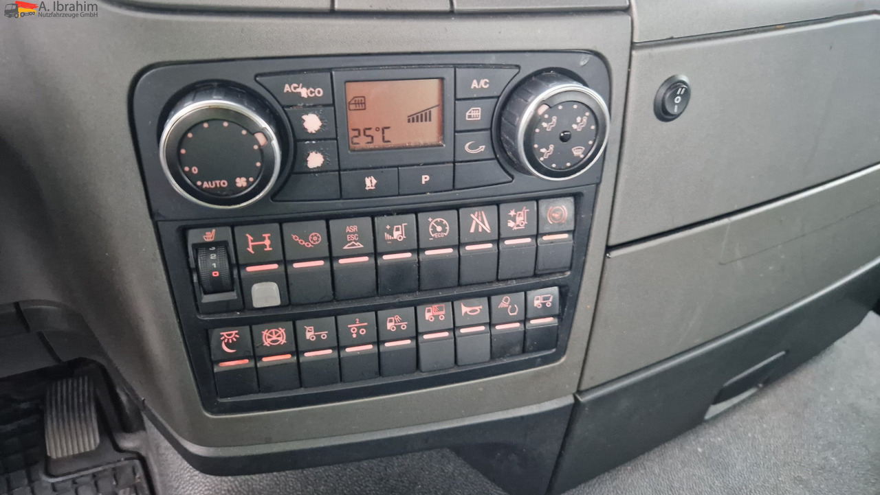 MAN 18.400 TGX Flachdach Retarder, Klima, 1 Bett, Kühlschrank - Tractor head: gambar 4 MAN 18.400 TGX Flachdach Retarder, Klima, 1 Bett, Kühlschrank - Tractor head: gambar 4