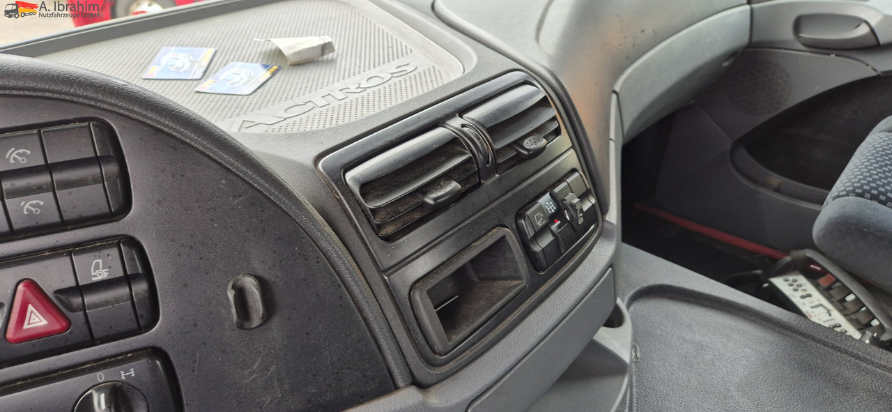 Mercedes-Benz 1841 Kran HIAB 166Bj. 2016 Funk FB ,mp3 - Tractor head: gambar 2 Mercedes-Benz 1841 Kran HIAB 166Bj. 2016 Funk FB ,mp3 - Tractor head: gambar 2