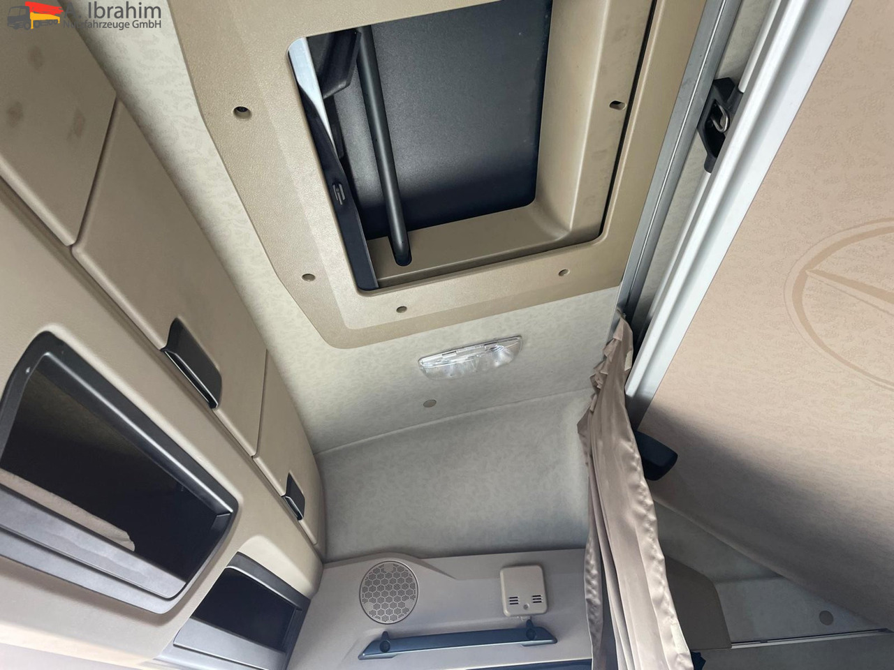 Mercedes-Benz 1845 Kipphydraulik, Retarder, Kompressor 4x2 - Tractor head: gambar 5 Mercedes-Benz 1845 Kipphydraulik, Retarder, Kompressor 4x2 - Tractor head: gambar 5