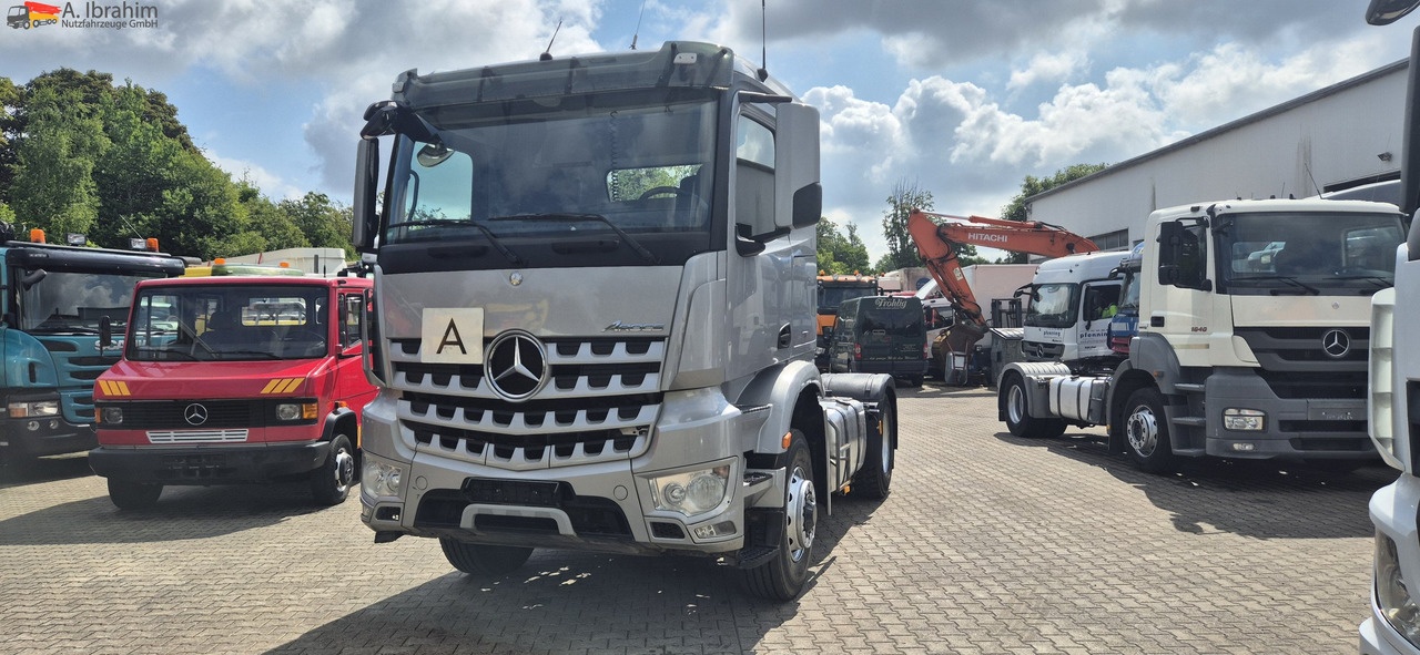 Mercedes-Benz DB 1842H 4x4 Hydrodrive Scheckheft bei Mercedes - Tractor head: gambar 1 Mercedes-Benz DB 1842H 4x4 Hydrodrive Scheckheft bei Mercedes - Tractor head: gambar 1