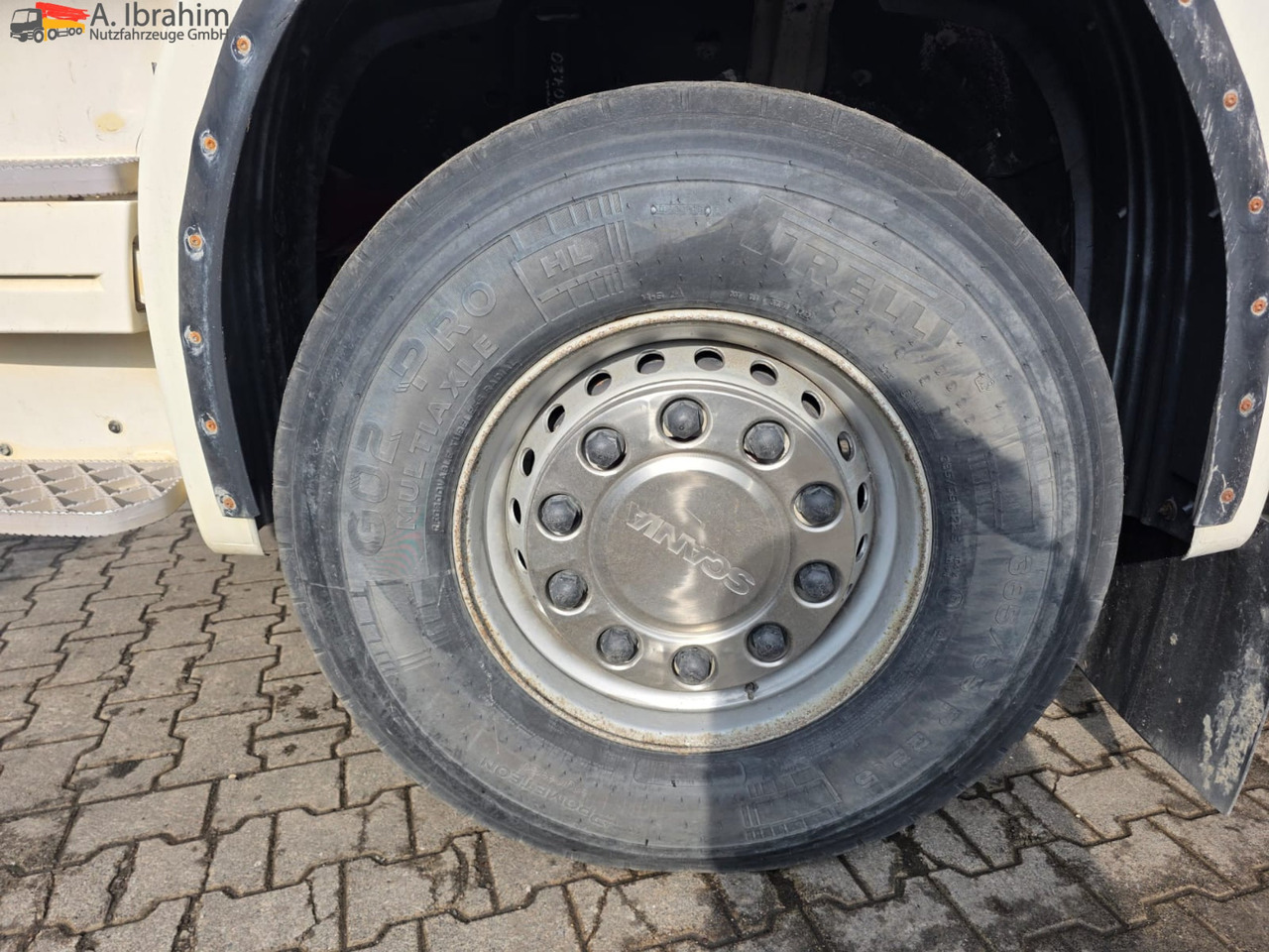 Scania R560 | 6x4 | V8 | Blatt Blatt | Schaltgetriebe | Kipphydraulik | Klima | Trommelbremse| 3 Pedals - Tractor head: gambar 4 Scania R560 | 6x4 | V8 | Blatt Blatt | Schaltgetriebe | Kipphydraulik | Klima | Trommelbremse| 3 Pedals - Tractor head: gambar 4
