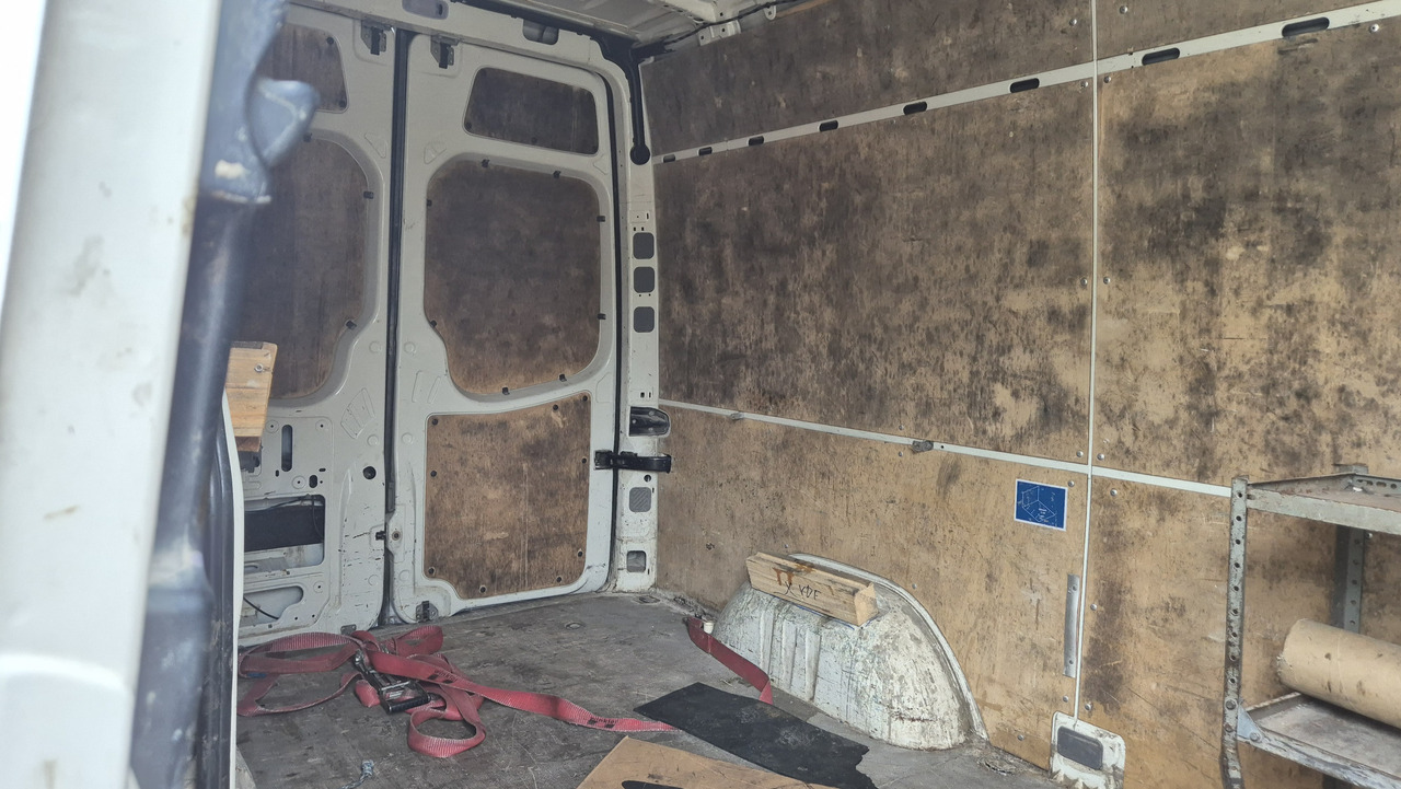 VW Crafter 2.5 Diesel Rost ja, technisch super, HU neu 01 2025 - Van panel: gambar 5 VW Crafter 2.5 Diesel Rost ja, technisch super, HU neu 01 2025 - Van panel: gambar 5