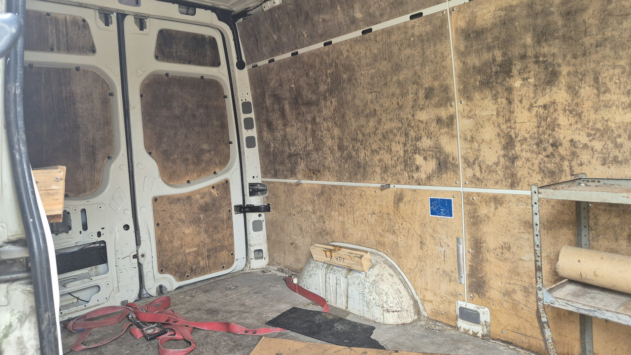 VW Crafter 2.5 Diesel Rost ja, technisch super, HU neu 01 2025 - Van panel: gambar 4 VW Crafter 2.5 Diesel Rost ja, technisch super, HU neu 01 2025 - Van panel: gambar 4