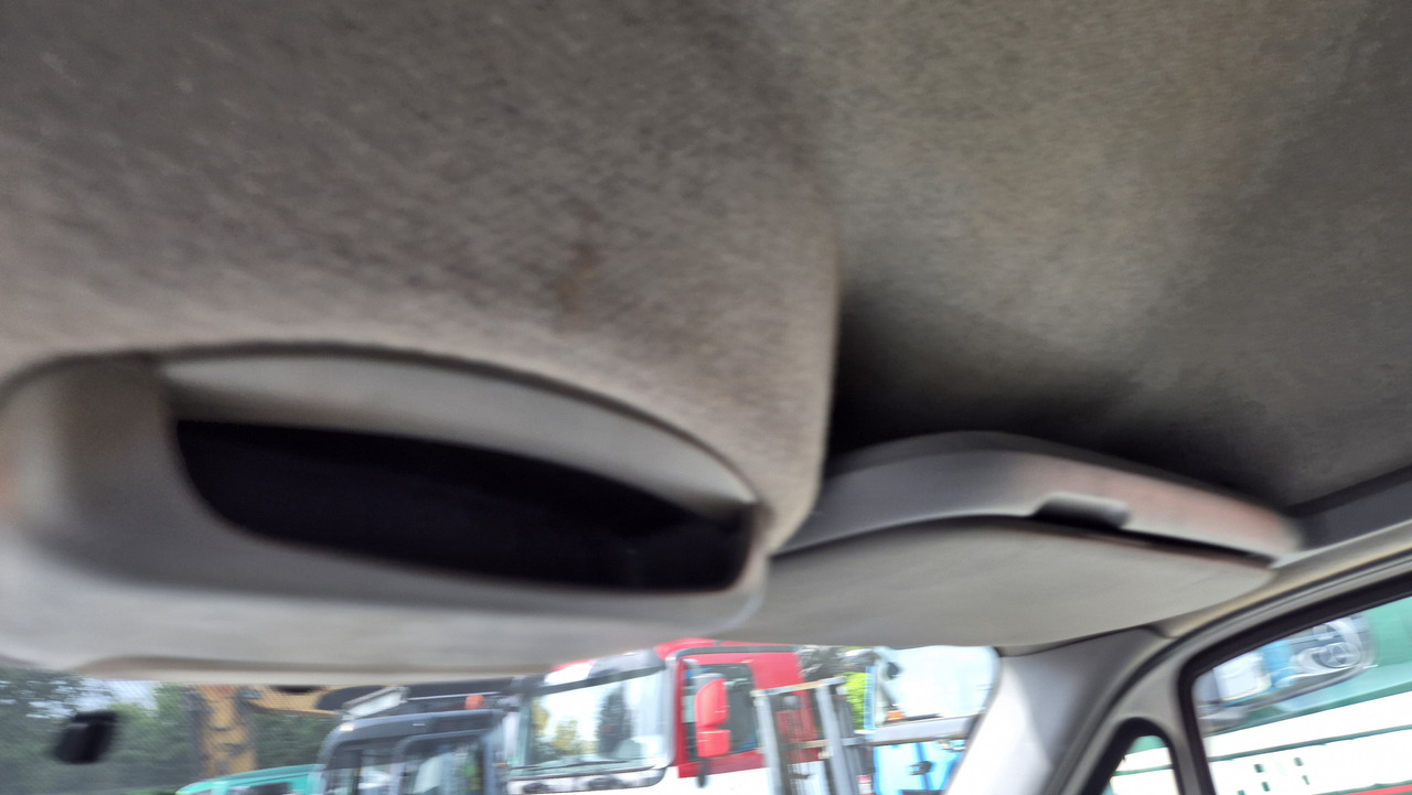 VW Crafter 2.5 Diesel Rost ja, technisch super, HU neu 01 2025 - Van panel: gambar 2 VW Crafter 2.5 Diesel Rost ja, technisch super, HU neu 01 2025 - Van panel: gambar 2