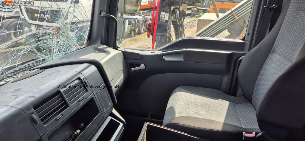 MAN TGL 8.150 4X2 BL Unfallschaden bedingt fahrbereit, Motor ok - Van pengiriman: gambar 2 MAN TGL 8.150 4X2 BL Unfallschaden bedingt fahrbereit, Motor ok - Van pengiriman: gambar 2