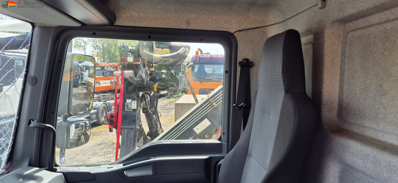 MAN TGL 8.150 4X2 BL Unfallschaden bedingt fahrbereit, Motor ok - Van pengiriman: gambar 3 MAN TGL 8.150 4X2 BL Unfallschaden bedingt fahrbereit, Motor ok - Van pengiriman: gambar 3