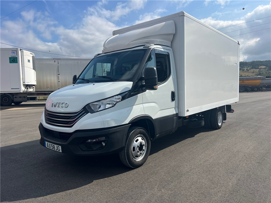 Iveco 35C16HA8 - Van box: gambar 1 Iveco 35C16HA8 - Van box: gambar 1