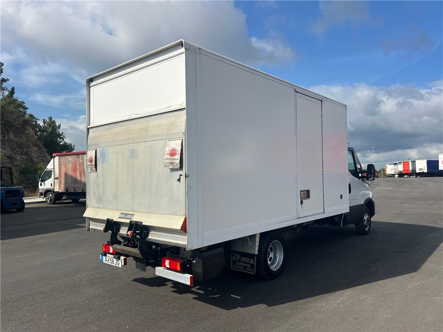 Iveco 35C16HA8 - Van box: gambar 4 Iveco 35C16HA8 - Van box: gambar 4