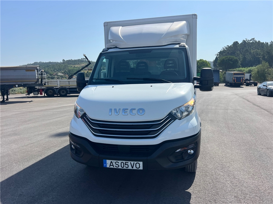 Iveco 35C16HA8 - Truk box: gambar 2 Iveco 35C16HA8 - Truk box: gambar 2
