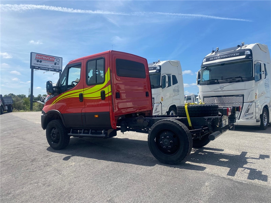 Iveco 70-S180 4X4 - Truk sasis: gambar 3 Iveco 70-S180 4X4 - Truk sasis: gambar 3