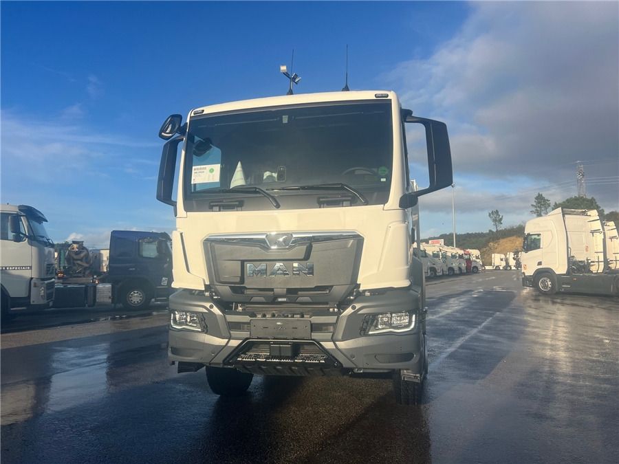 MAN TGS 41.440 - Truk pengaduk beton: gambar 2 MAN TGS 41.440 - Truk pengaduk beton: gambar 2
