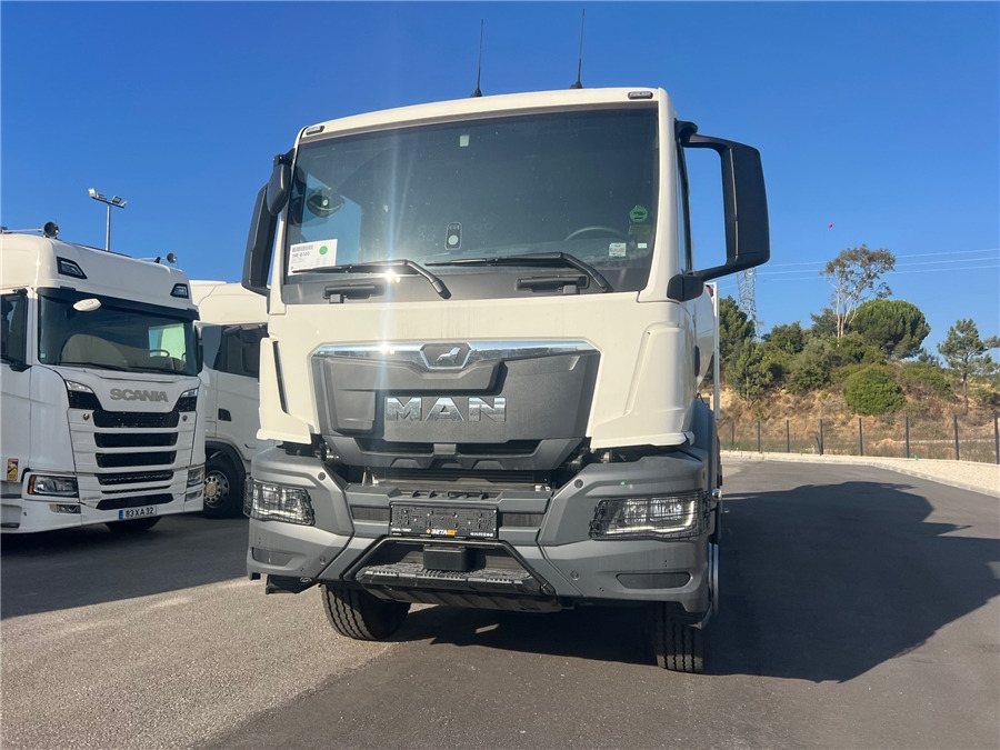 MAN TGS 41.440 - Truk pengaduk beton: gambar 2 MAN TGS 41.440 - Truk pengaduk beton: gambar 2
