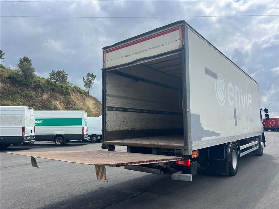 Renault D 19 - Truk box: gambar 5 Renault D 19 - Truk box: gambar 5