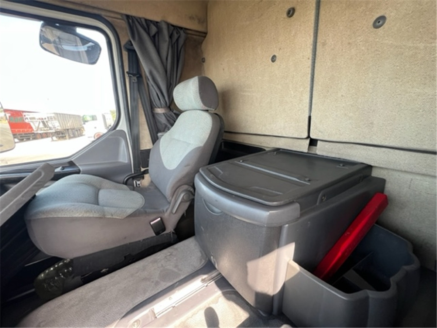 Truk sasis Renault HM 270.18: gambar 14
