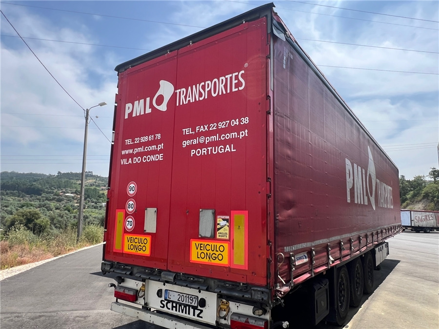 SCHMITZ CARGOBULL SCB-S3T TETO ELEVAR - Semi-trailer dengan terpal samping: gambar 4 SCHMITZ CARGOBULL SCB-S3T TETO ELEVAR - Semi-trailer dengan terpal samping: gambar 4