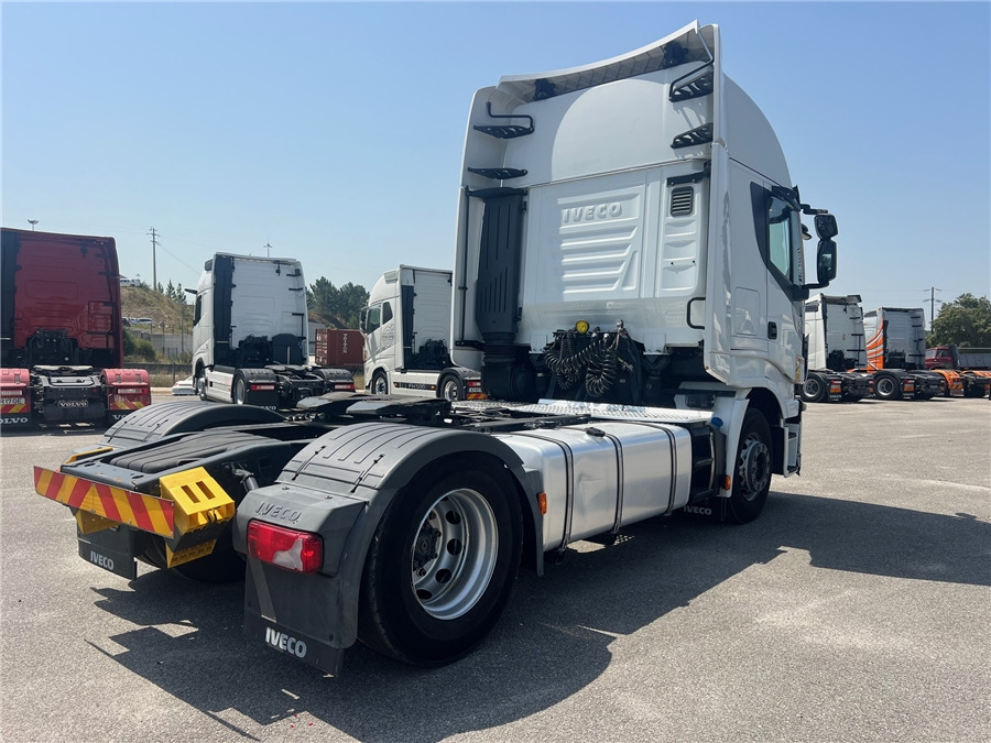 Iveco AS440S46T/P - Tractor head: gambar 4 Iveco AS440S46T/P - Tractor head: gambar 4