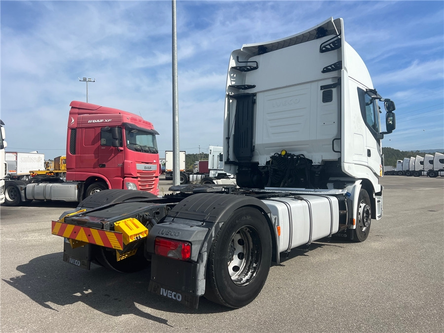 Iveco AS440S46T/P - Tractor head: gambar 4 Iveco AS440S46T/P - Tractor head: gambar 4