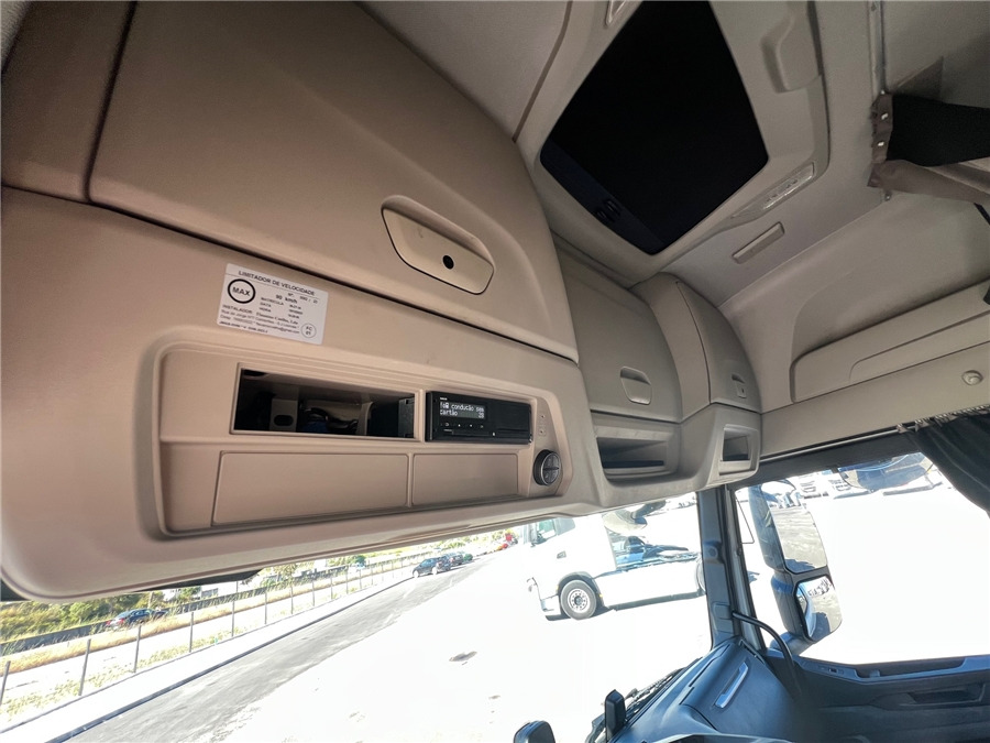 Leasing Iveco S-WAY 460 Iveco S-WAY 460: gambar 19