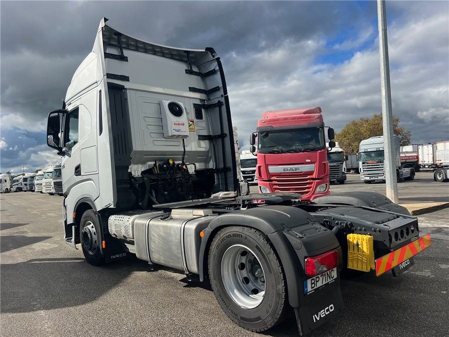 Iveco S-WAY 500 - Tractor head: gambar 4 Iveco S-WAY 500 - Tractor head: gambar 4