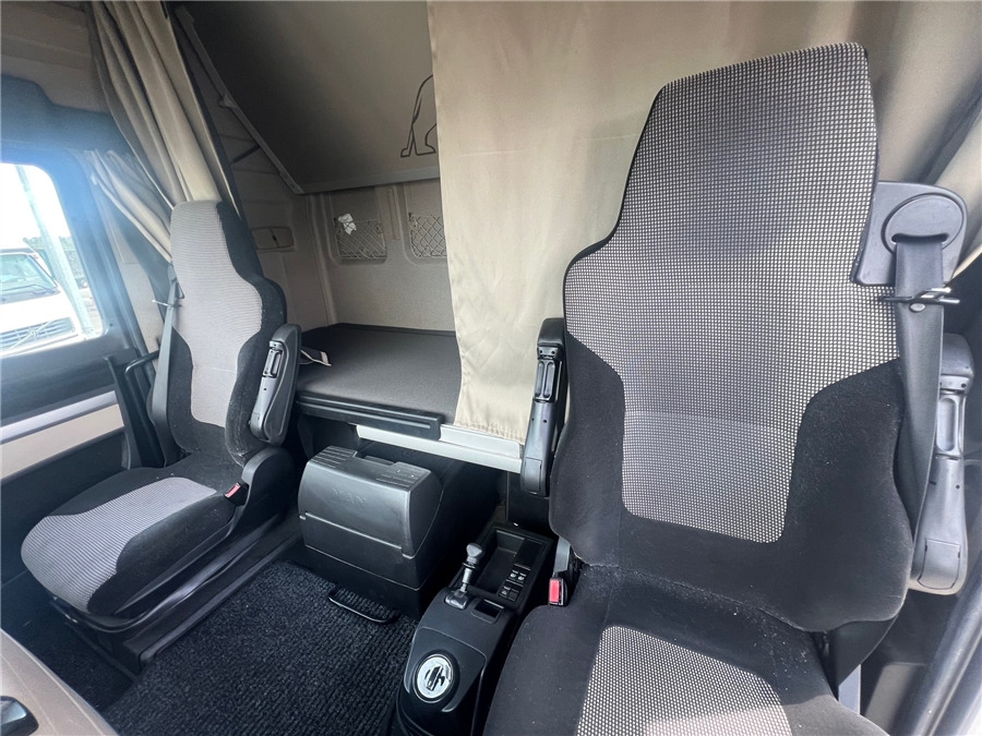 Tractor head MAN TGX 18.460: gambar 16