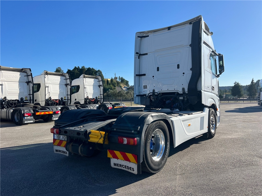 MERCEDES-BENZ 1863 AMG / RETARDER - Tractor head: gambar 4 MERCEDES-BENZ 1863 AMG / RETARDER - Tractor head: gambar 4