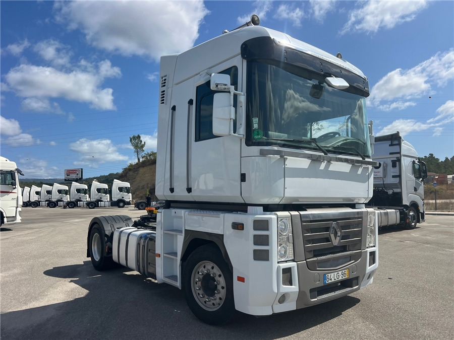 Renault AE 440 - Tractor head: gambar 3 Renault AE 440 - Tractor head: gambar 3