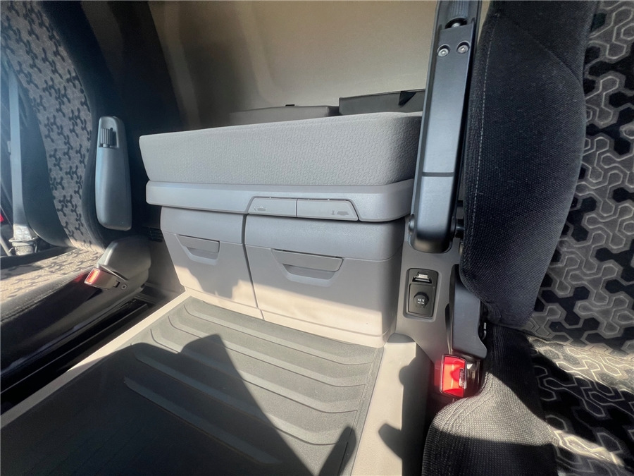 Tractor head Scania R450: gambar 17