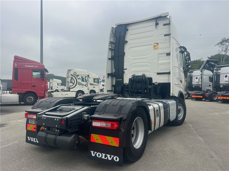 Volvo FH500 / RETARDER / BJ2021 - Tractor head: gambar 4 Volvo FH500 / RETARDER / BJ2021 - Tractor head: gambar 4