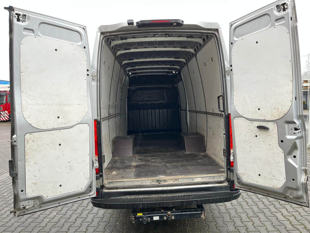 IVECO DAILY 35C18P FURGONE STANDARD - Van panel: gambar 2 IVECO DAILY 35C18P FURGONE STANDARD - Van panel: gambar 2