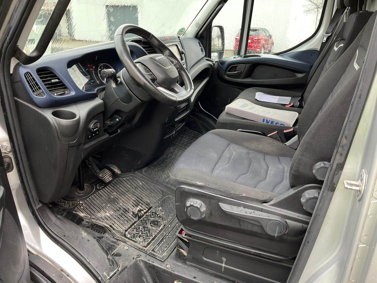 IVECO DAILY 35C18P FURGONE STANDARD - Van panel: gambar 4 IVECO DAILY 35C18P FURGONE STANDARD - Van panel: gambar 4