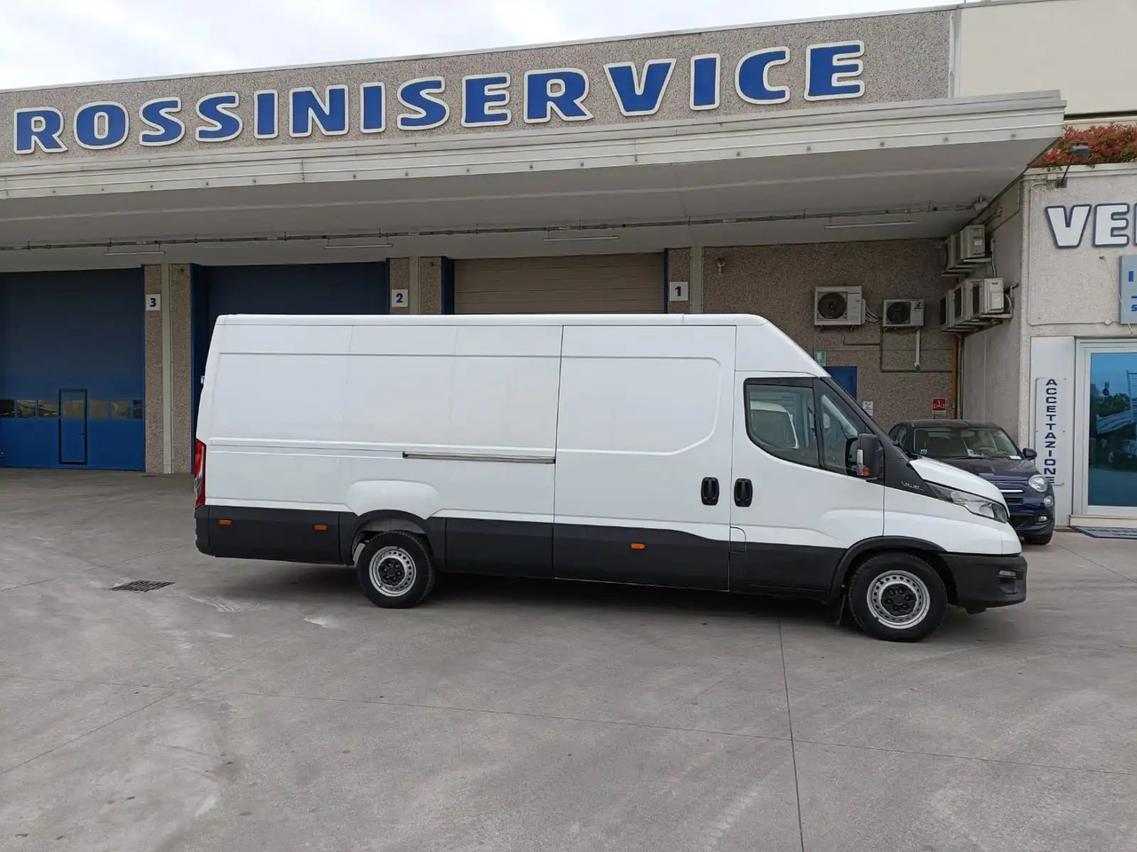 IVECO DAILY 35S16 V - Van panel: gambar 4 IVECO DAILY 35S16 V - Van panel: gambar 4