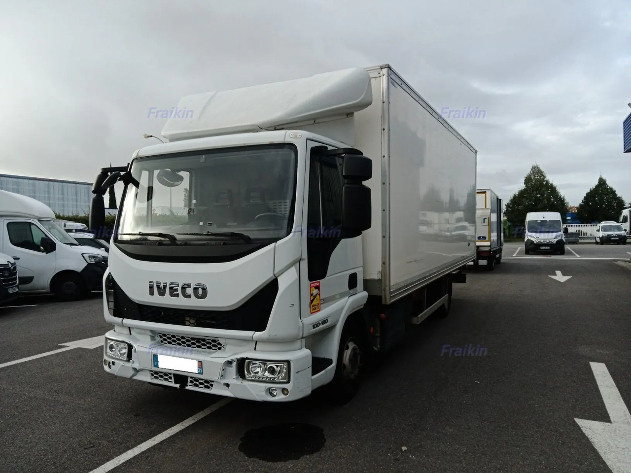 IVECO EUROCARGO 100E19P - Truk box: gambar 2 IVECO EUROCARGO 100E19P - Truk box: gambar 2