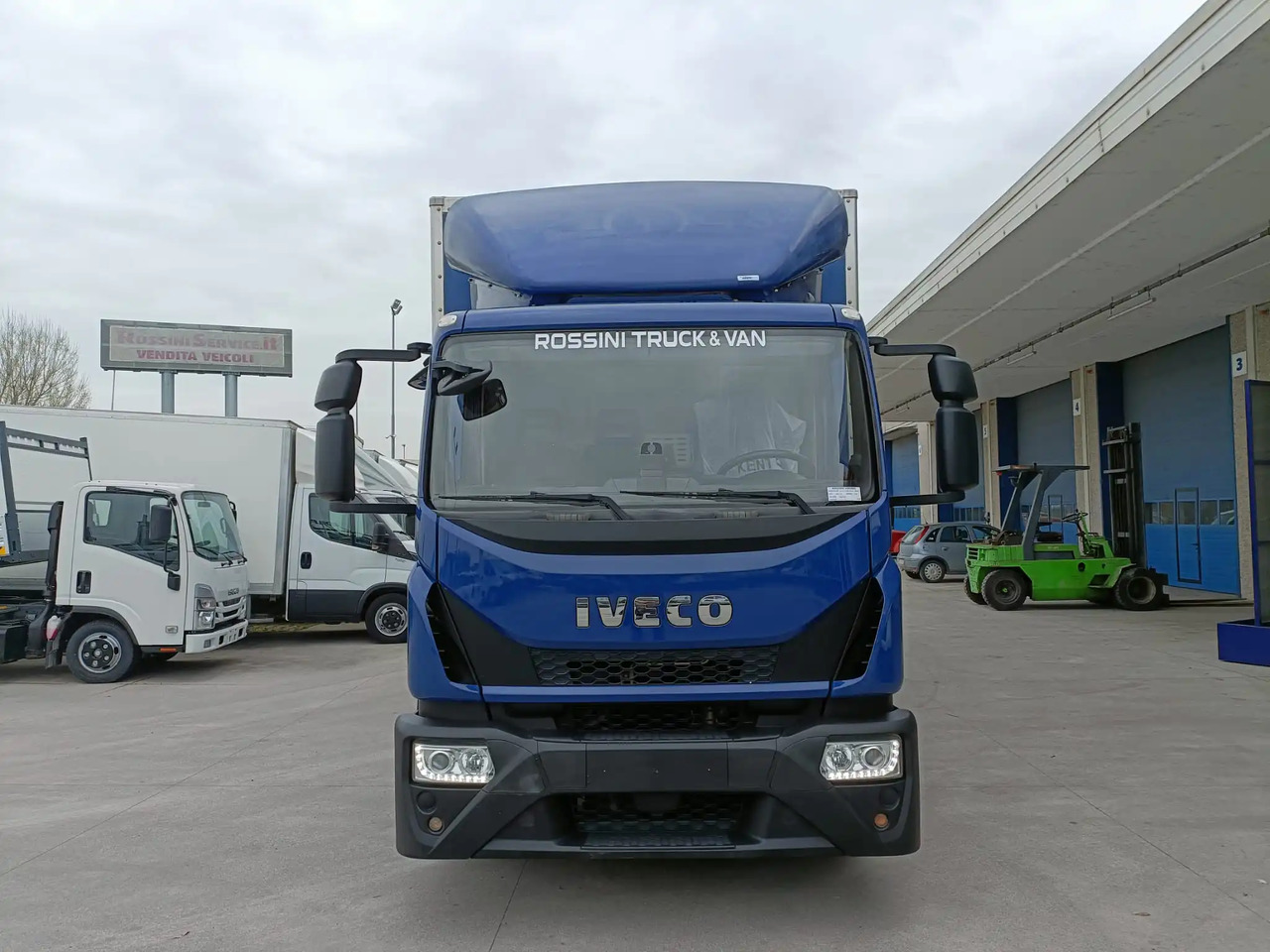 IVECO EUROCARGO 120E22 - Truk box: gambar 5 IVECO EUROCARGO 120E22 - Truk box: gambar 5