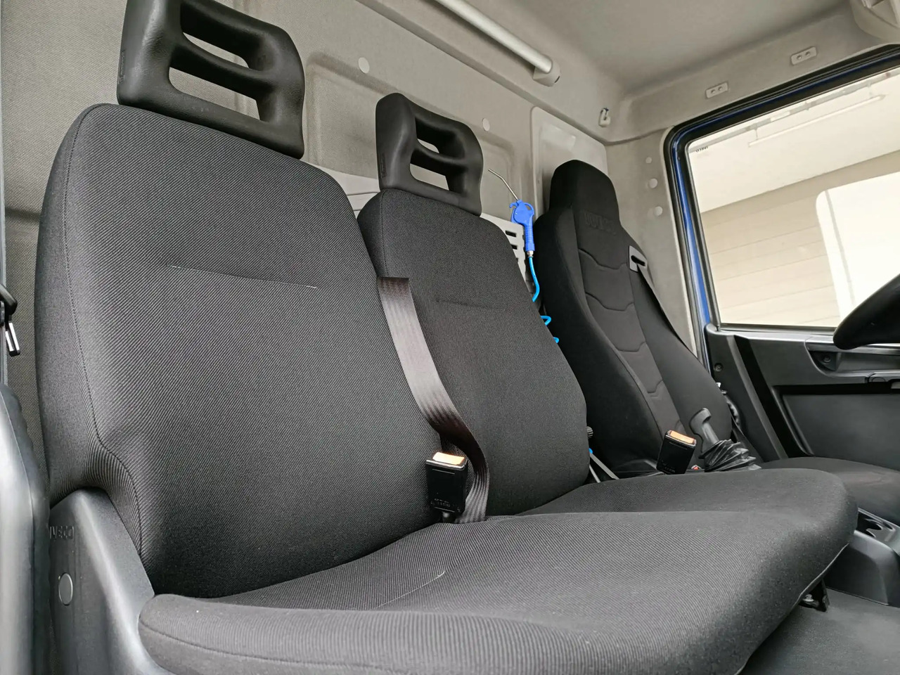 IVECO EUROCARGO 120E22P - Truk sasis: gambar 3 IVECO EUROCARGO 120E22P - Truk sasis: gambar 3