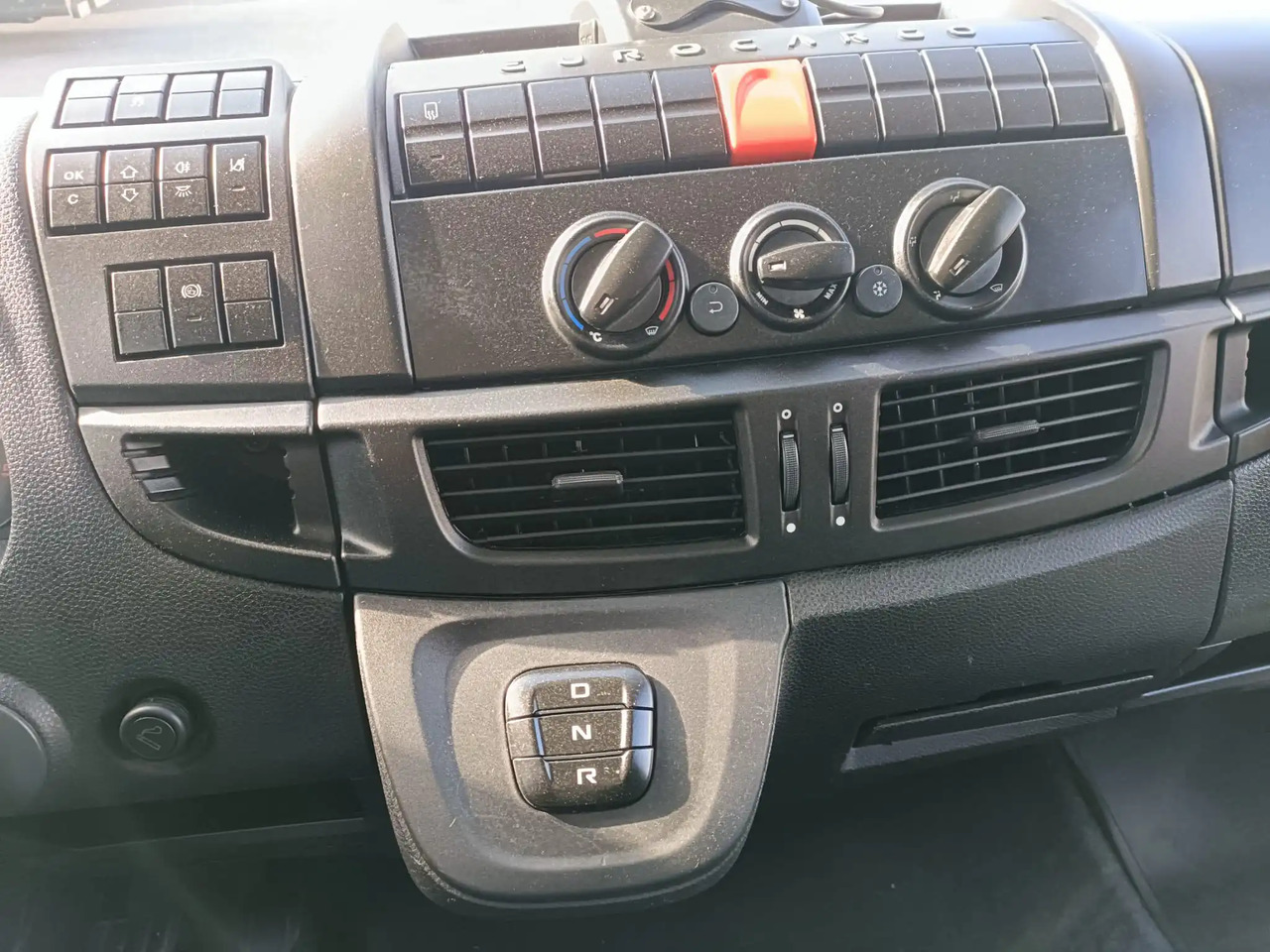 IVECO EUROCARGO 160E25P - Truk sasis: gambar 3 IVECO EUROCARGO 160E25P - Truk sasis: gambar 3