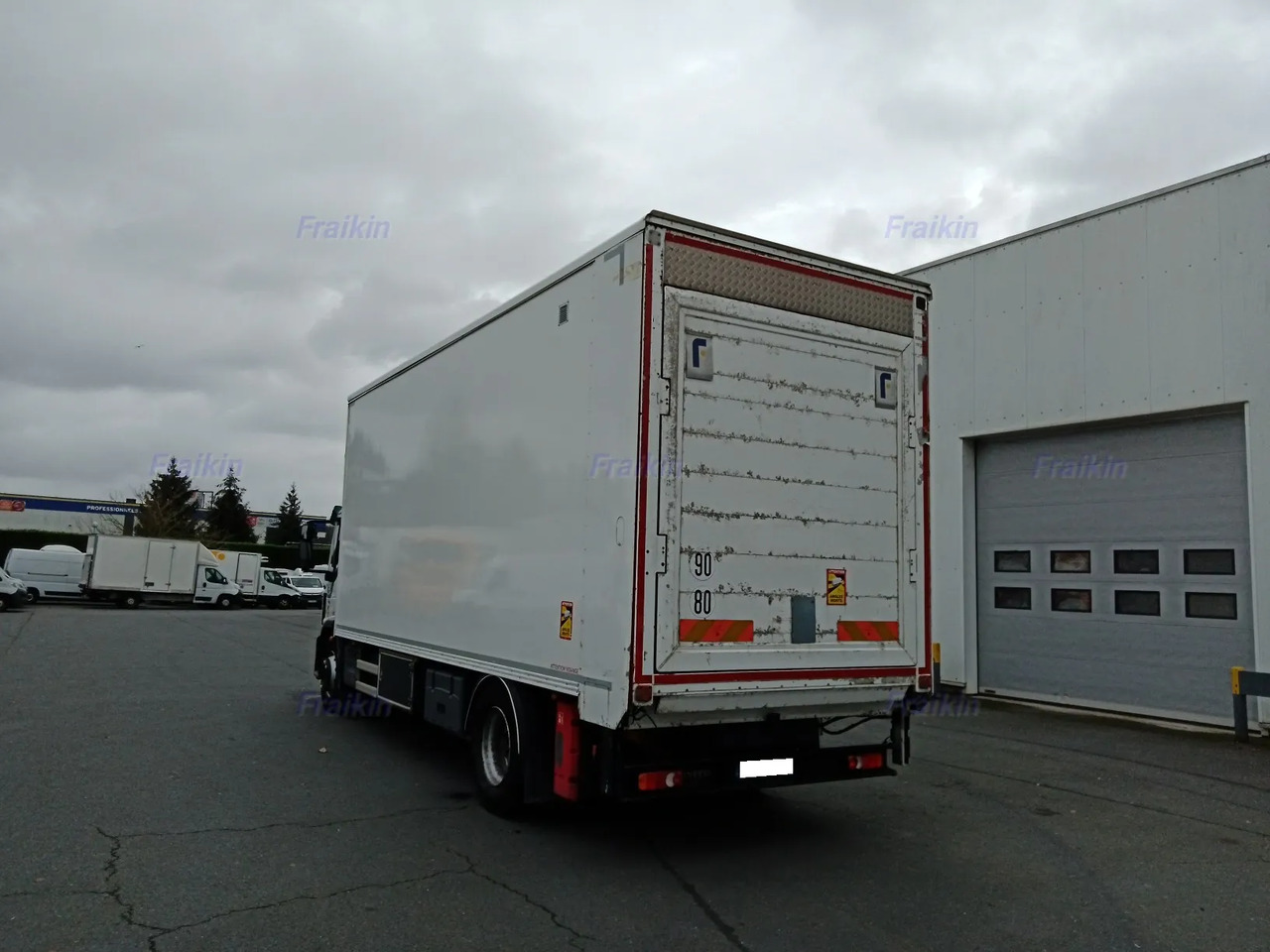 IVECO EUROCARGO 180EL32P EURO 6 - Truk box: gambar 2 IVECO EUROCARGO 180EL32P EURO 6 - Truk box: gambar 2