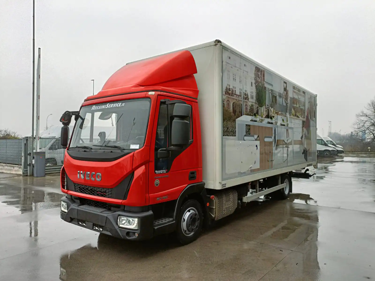 IVECO EUROCARGO 75E19 / 80E19 / 86E19 - Truk box: gambar 1 IVECO EUROCARGO 75E19 / 80E19 / 86E19 - Truk box: gambar 1
