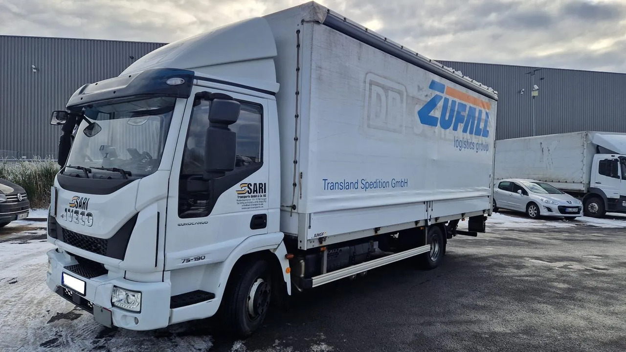 IVECO EUROCARGO 75E19P - Truk dengan terpal samping: gambar 1 IVECO EUROCARGO 75E19P - Truk dengan terpal samping: gambar 1