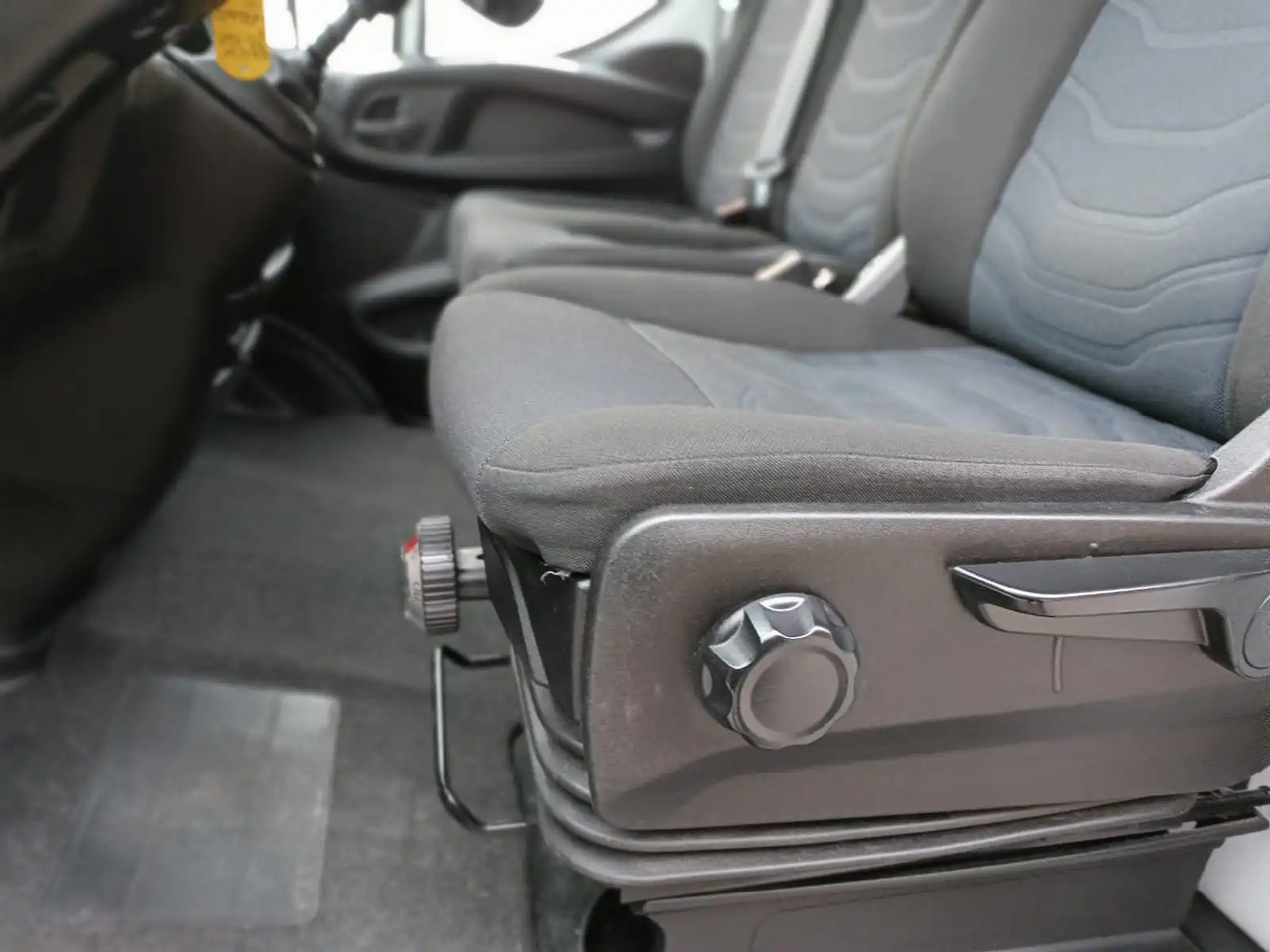 Van pengiriman IVECO DAILY 35C14: gambar 6