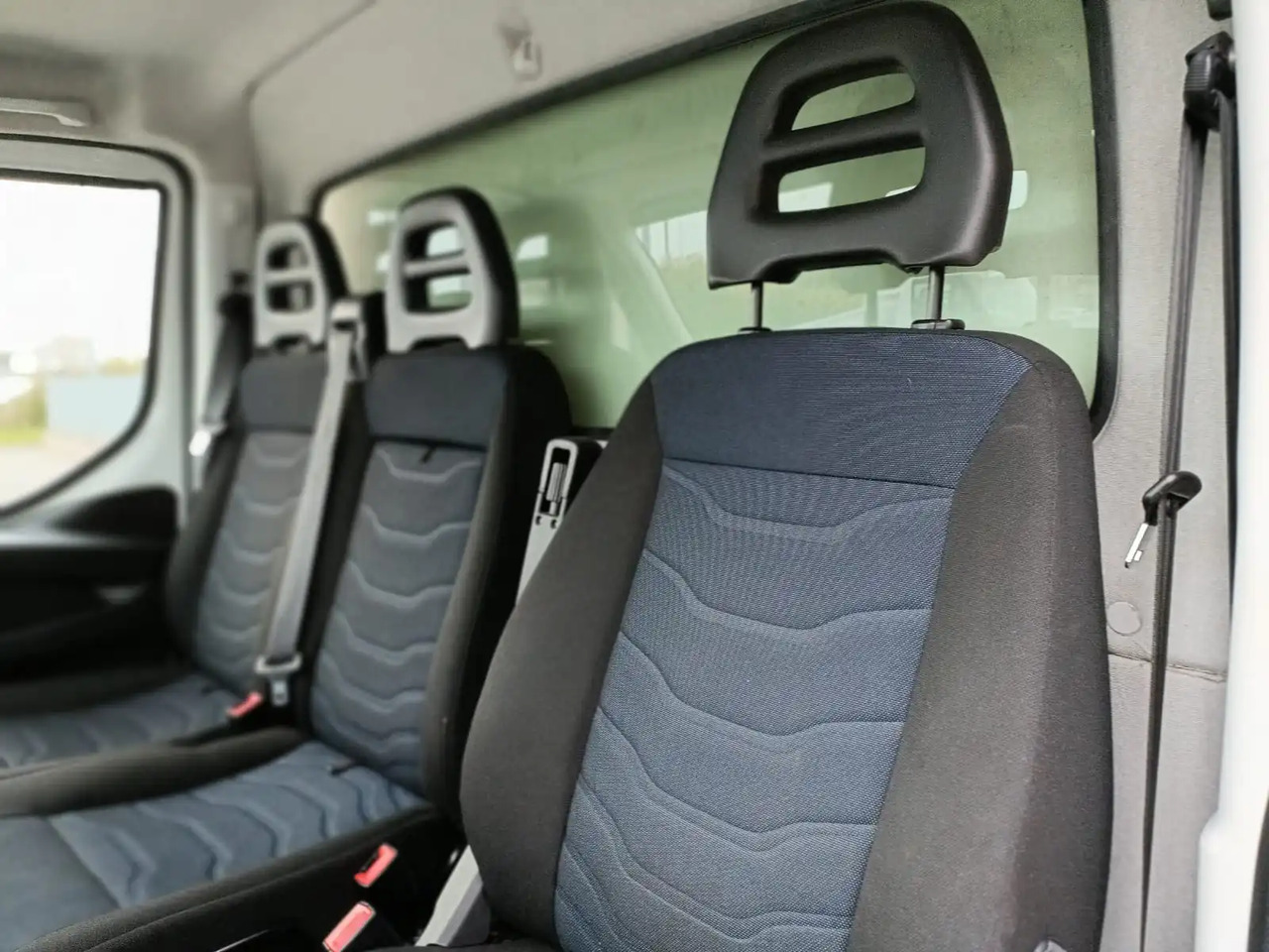 Van pengiriman IVECO DAILY 35C14: gambar 7