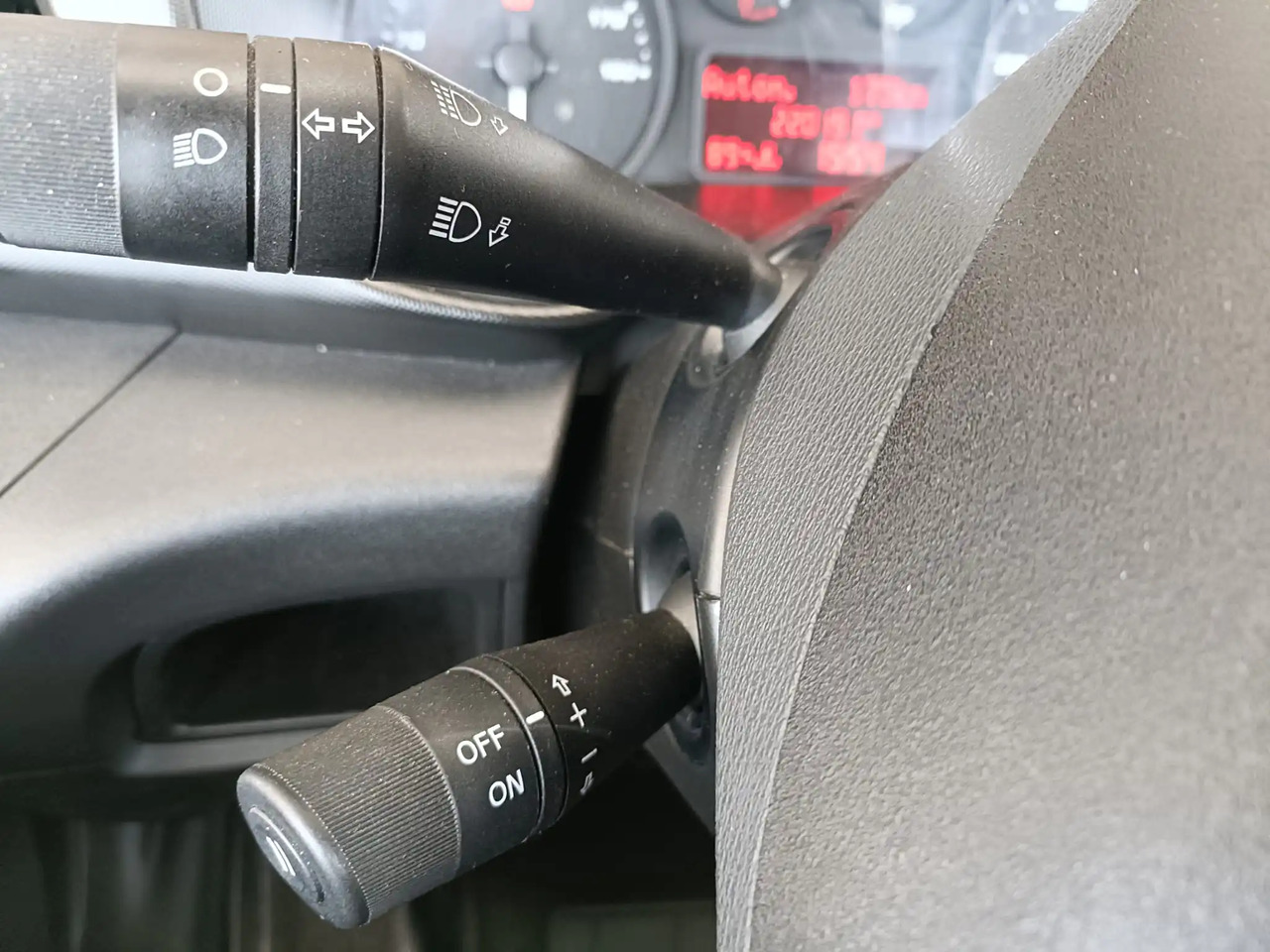 IVECO DAILY 35C15 - Van pengiriman: gambar 4 IVECO DAILY 35C15 - Van pengiriman: gambar 4