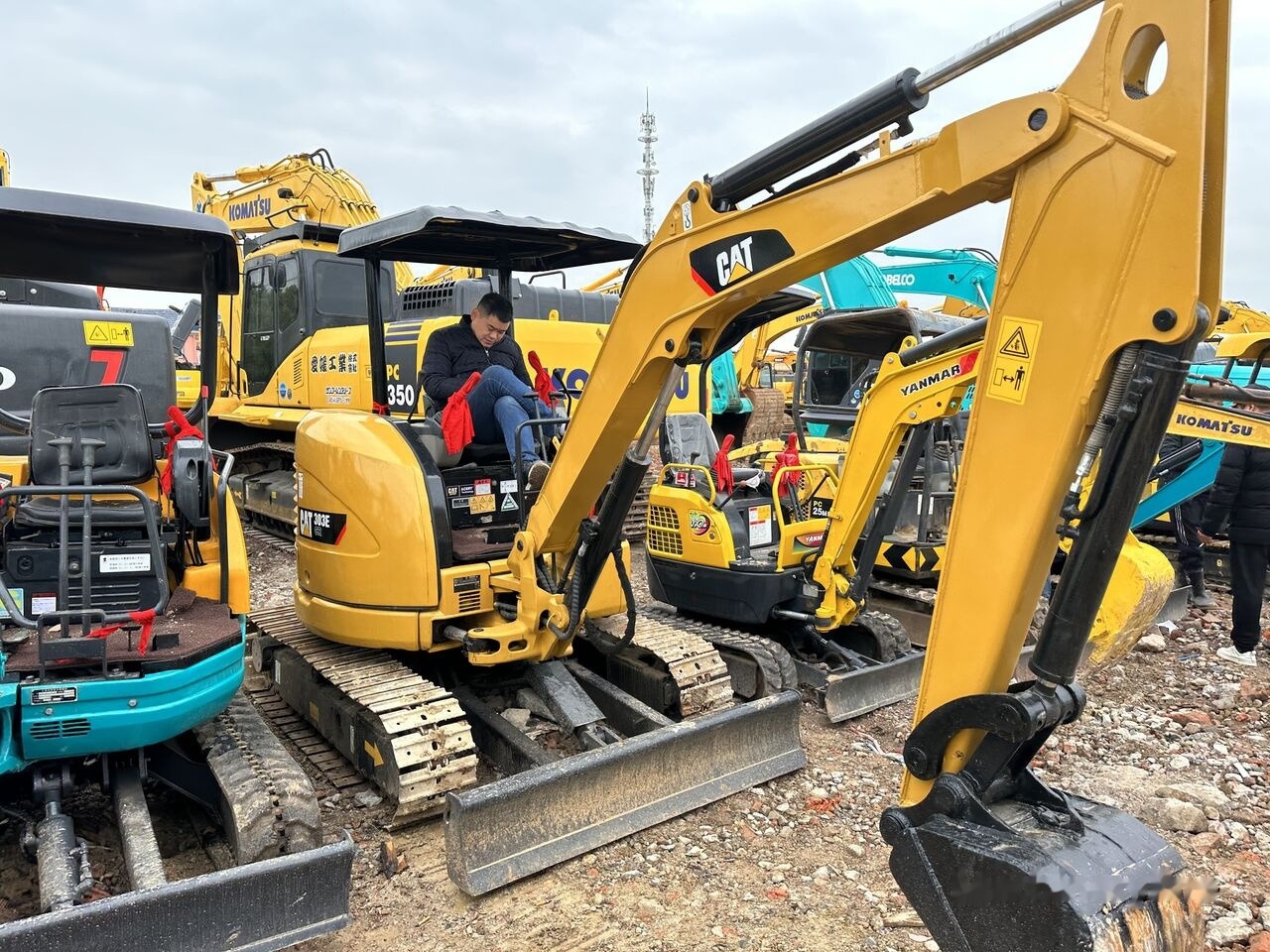 Caterpillar 303E - Ekskavator mini: gambar 2 Caterpillar 303E - Ekskavator mini: gambar 2