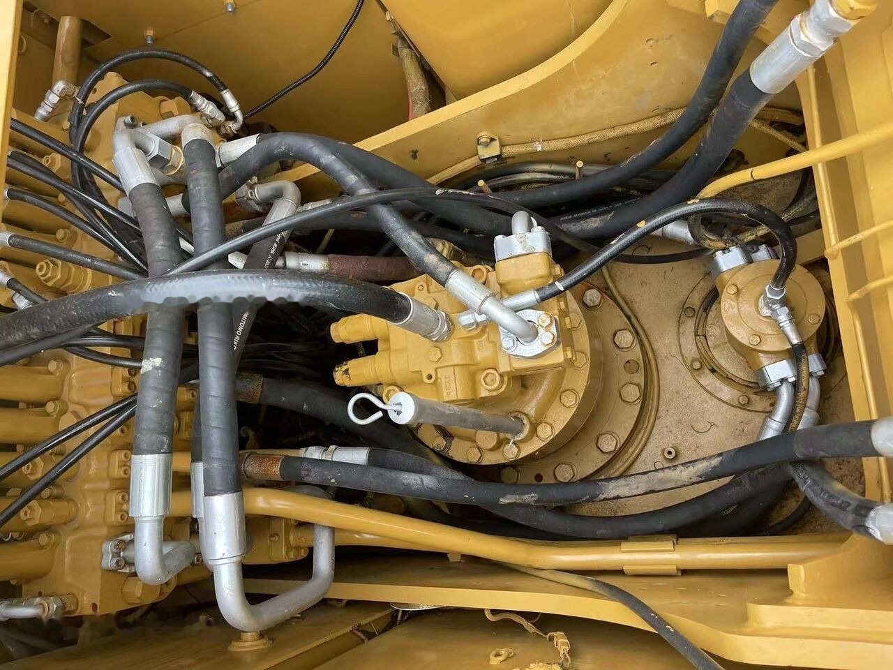 Caterpillar 320C - Ekskavator perayap: gambar 3 Caterpillar 320C - Ekskavator perayap: gambar 3