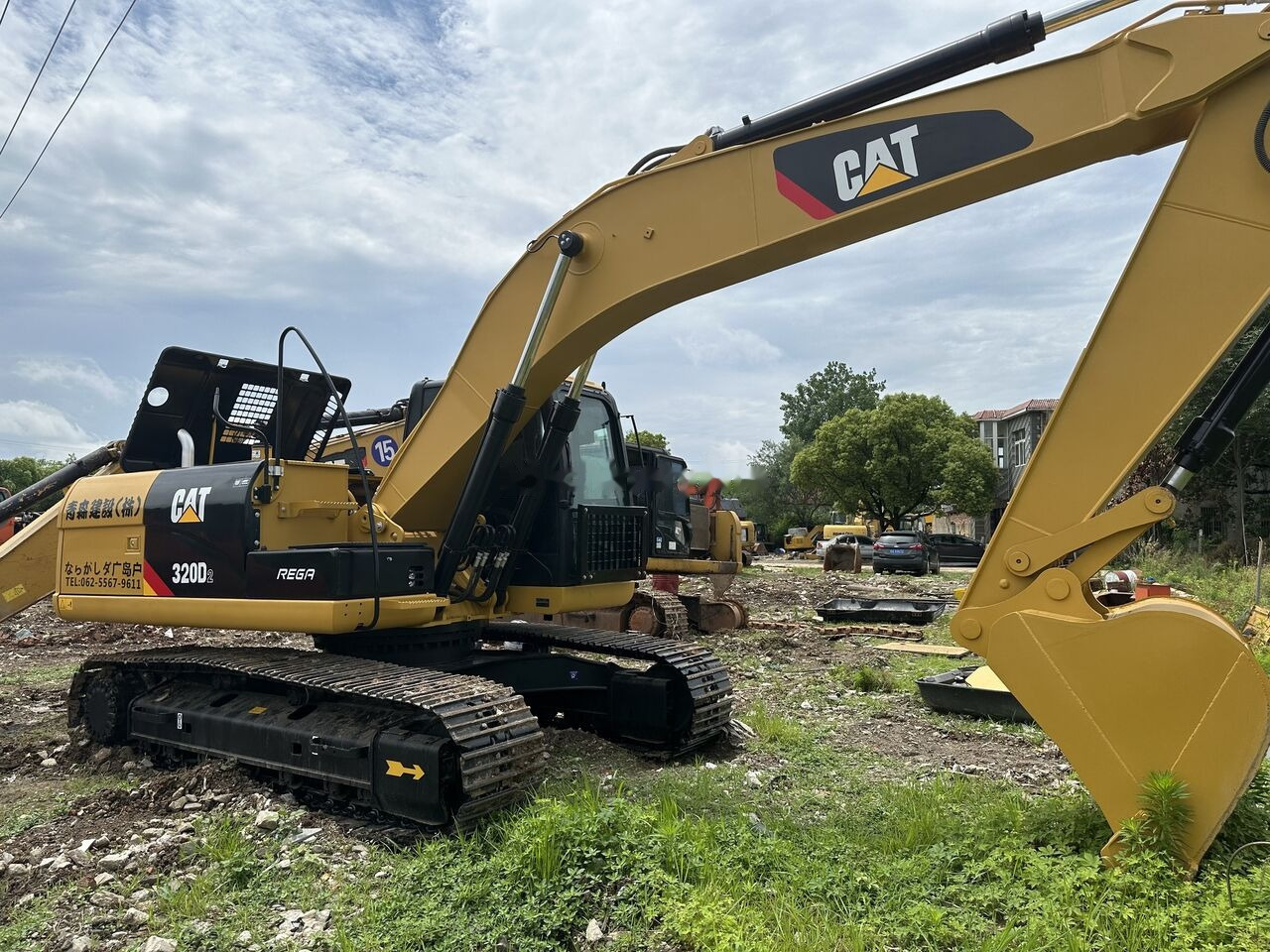 Caterpillar 320D2 - Ekskavator perayap: gambar 1 Caterpillar 320D2 - Ekskavator perayap: gambar 1