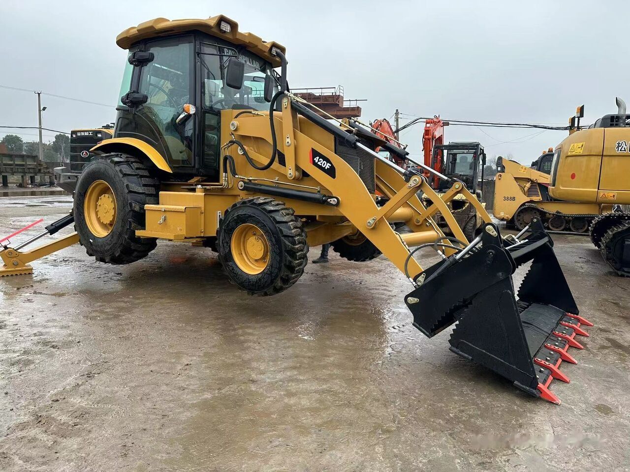 Caterpillar 420F - Backhoe loader: gambar 1 Caterpillar 420F - Backhoe loader: gambar 1