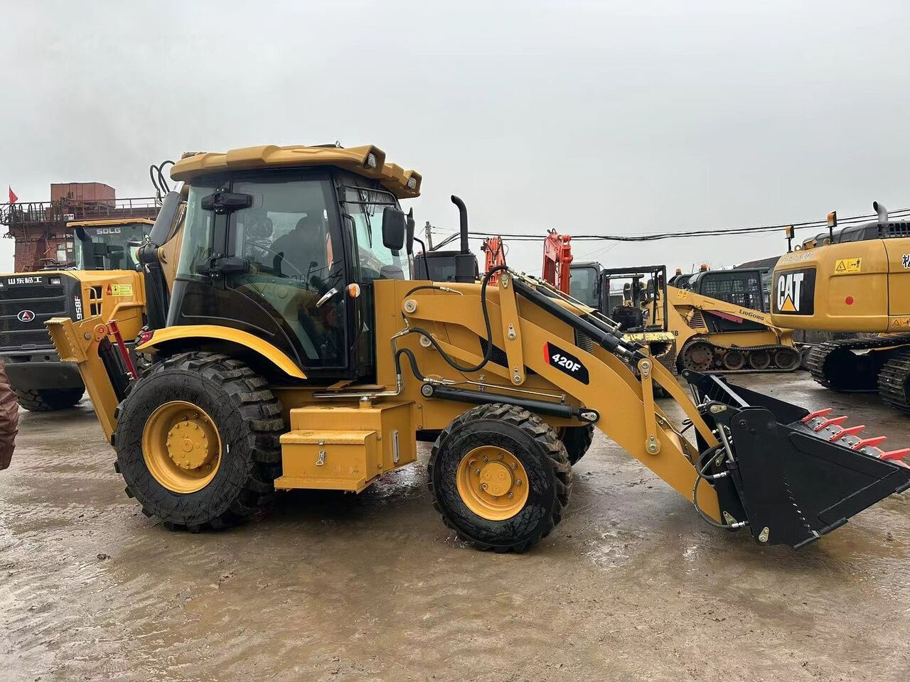 Caterpillar 420F - Backhoe loader: gambar 5 Caterpillar 420F - Backhoe loader: gambar 5